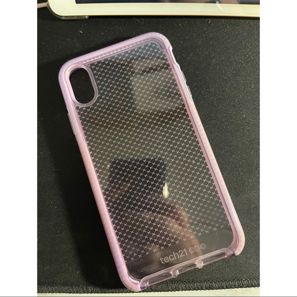 Tech 21 Clear/Pink case - IPhone XS Max